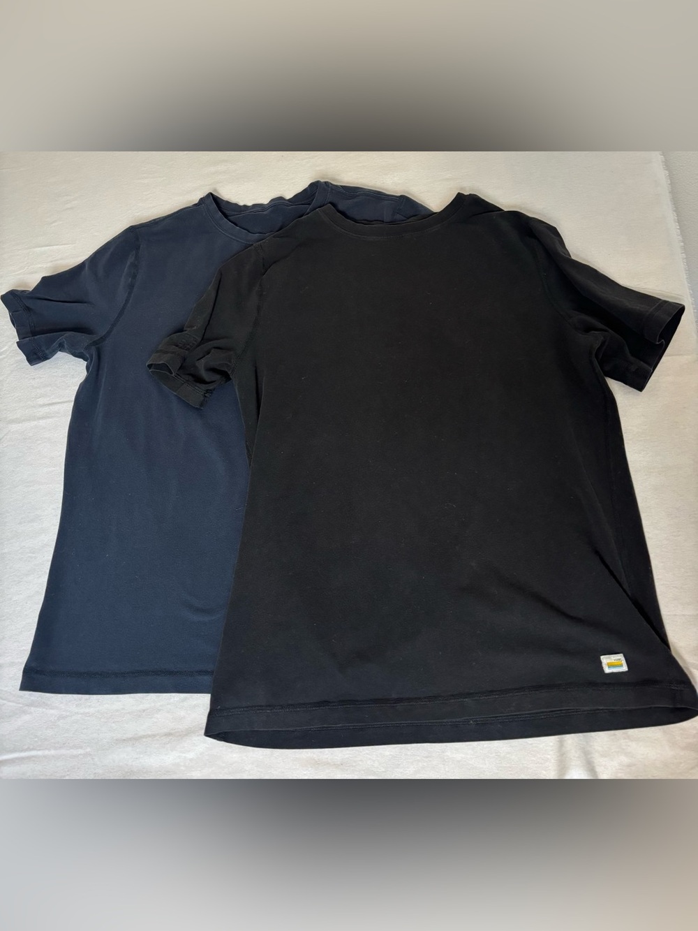 Vuori Men's Bundle Of 2 Short-Sleeve Crewneck Tee in Black & Navy